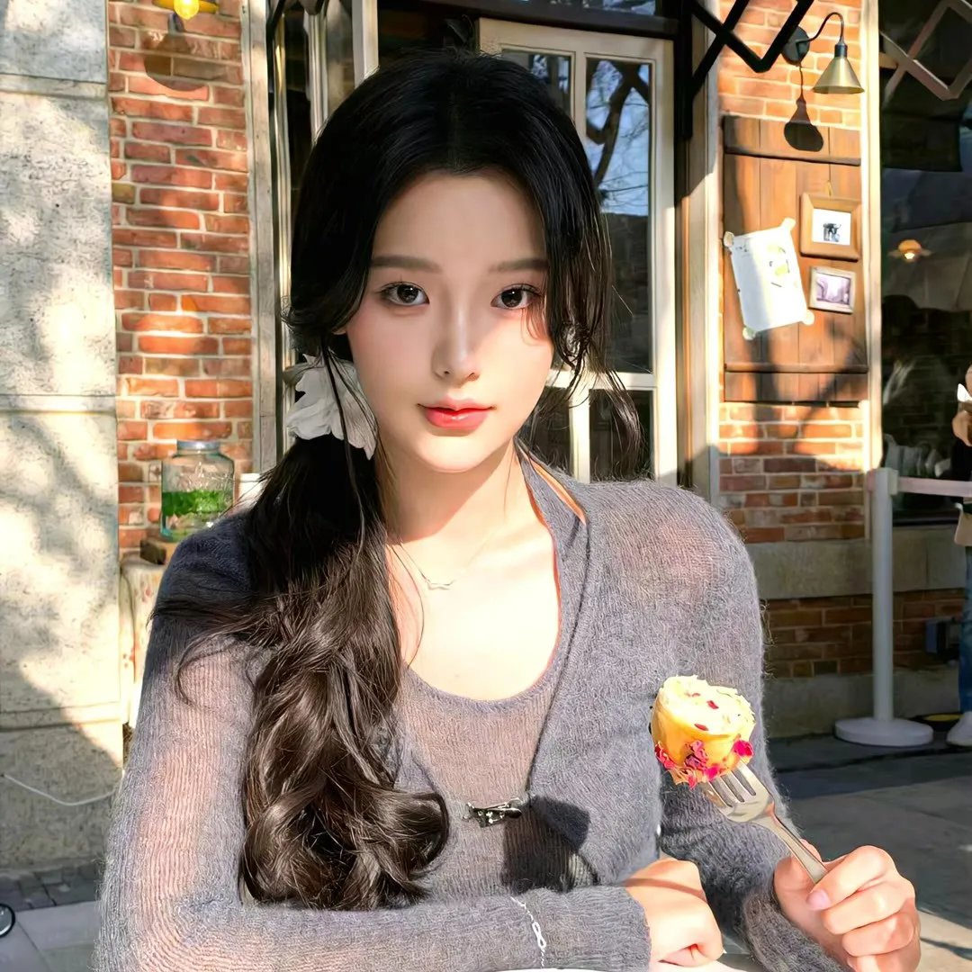 佛前灯下不见君